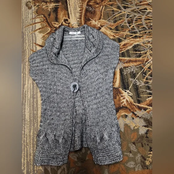 Sweater - Picture 4 of 10